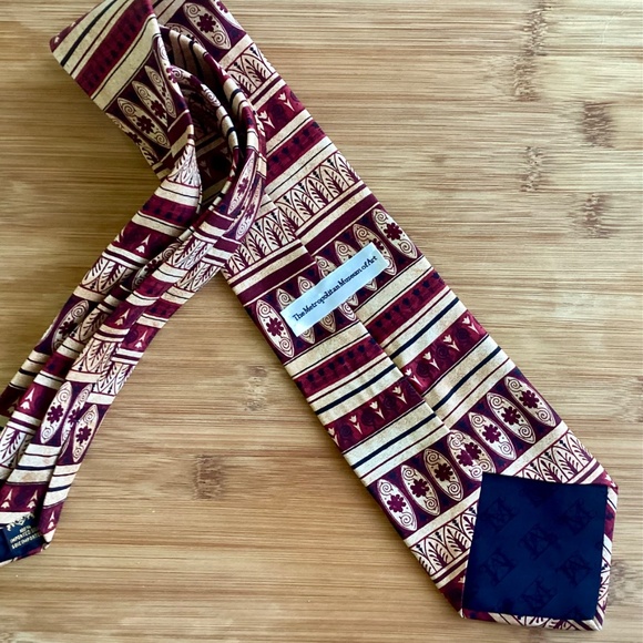 Metropolitan Museum of Art Men's 100% Silk Necktie Designer FLORAL Burgundy Gold - Picture 7 of 9